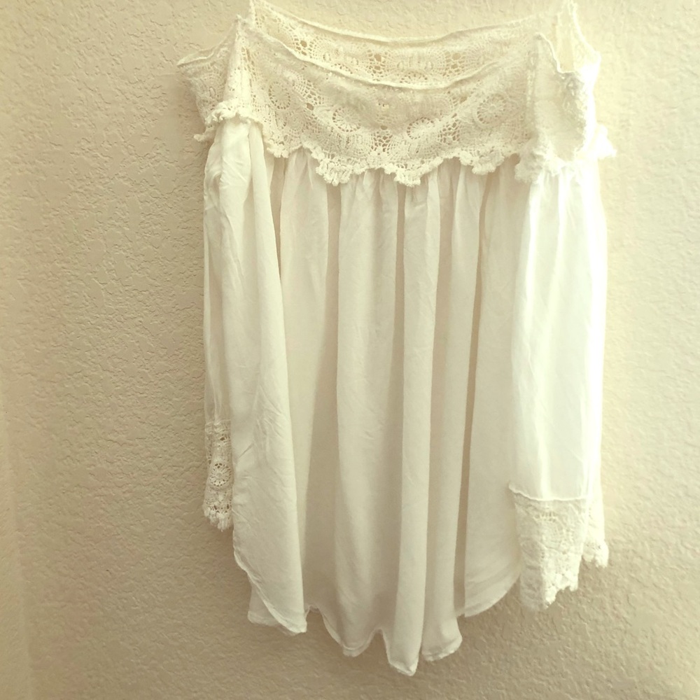 Jella C | over the shoulder top